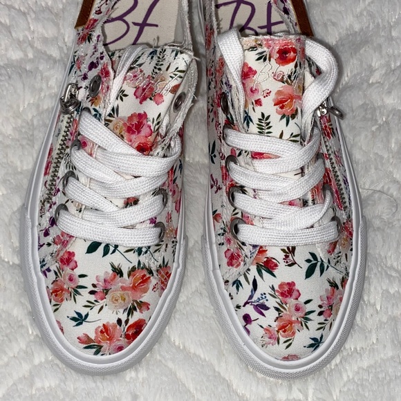 Blowfish | Shoes | Nwot Womens Floral Blowfish Malibu Sneaker | Poshmark
